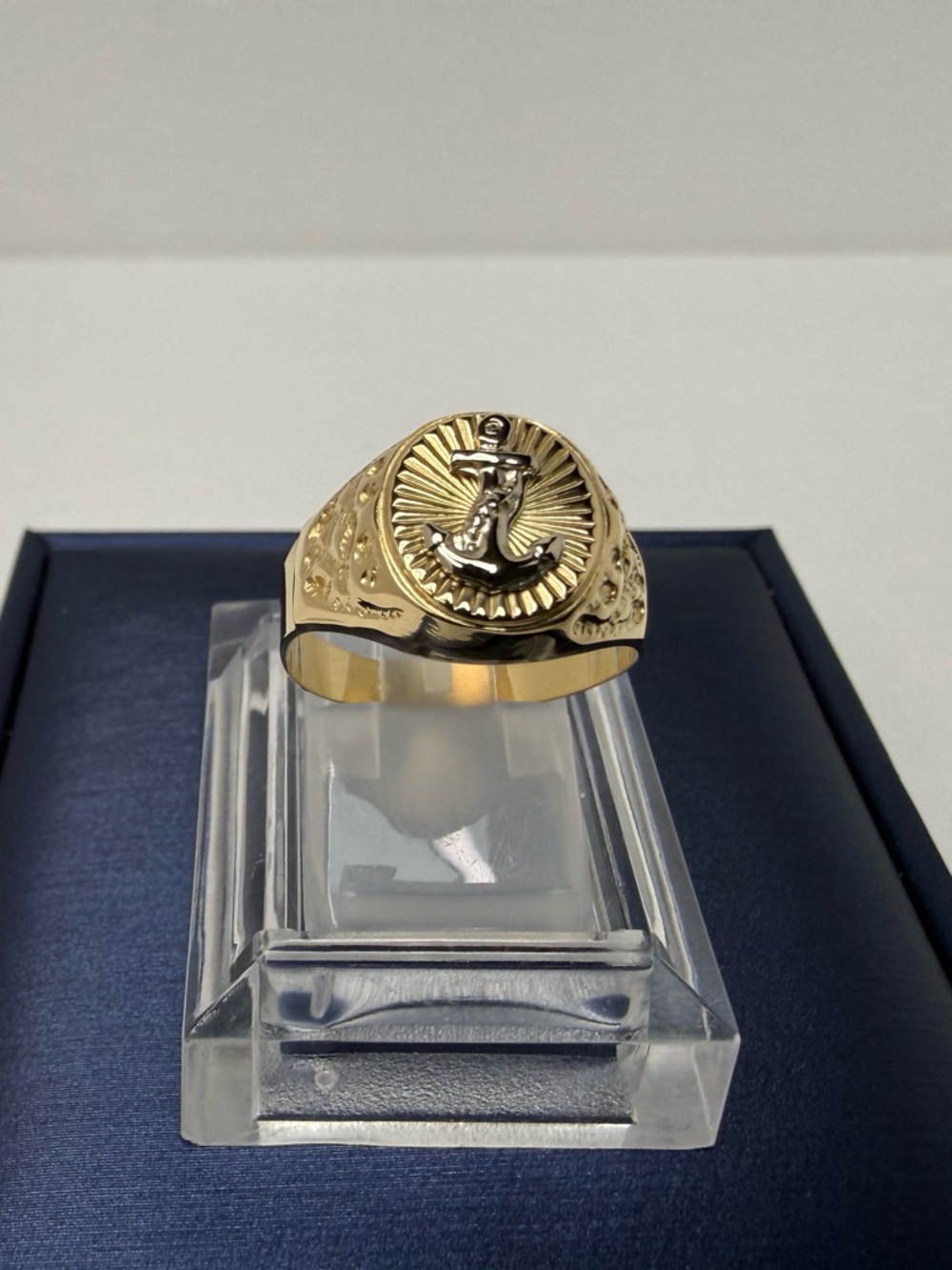 18K Genuine Gold Anchor Signet Ring (Preowned)